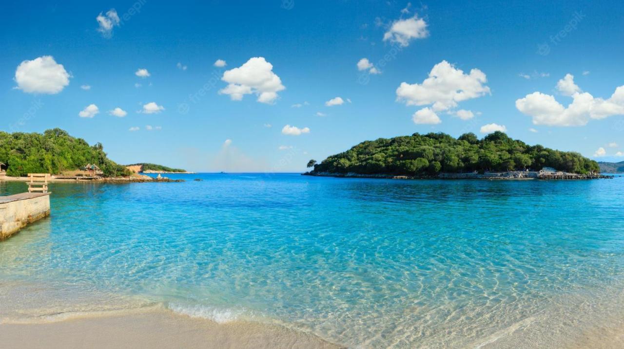 Coral Paradise In The First Line Of The Sea Apartment Sarande