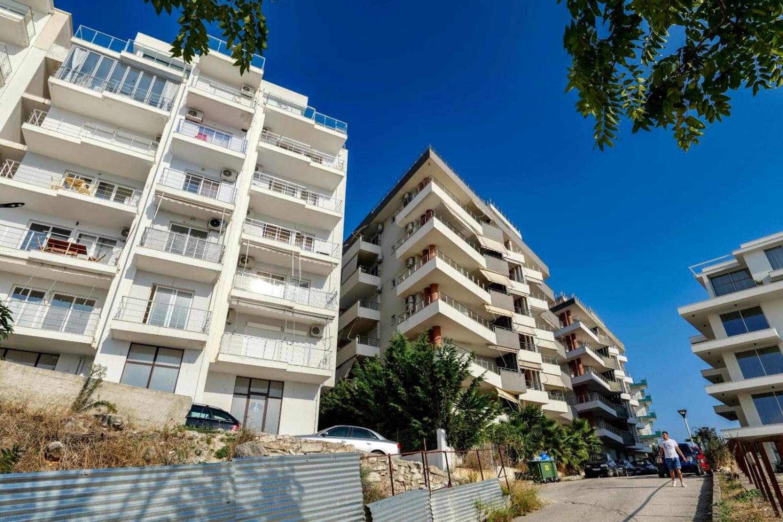 Apartment Coral Paradise In The First Line Of The Sea Sarande